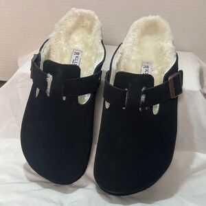 Men’s Black Suede look Clogs with Faux Fur Lining